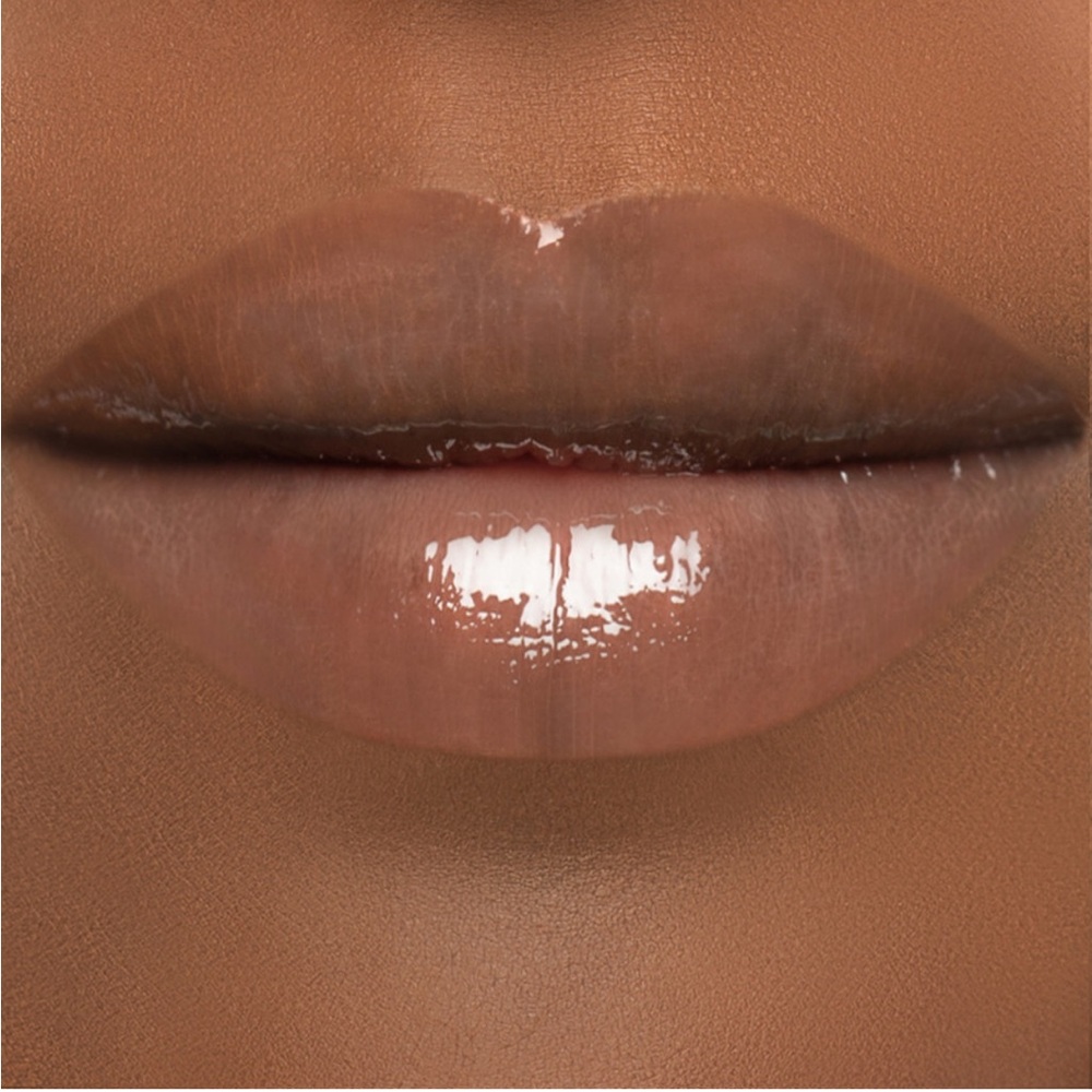 Il Makiage lip service lip gloss hi-shine lip color, Petty Crimes - Picture 4 of 4